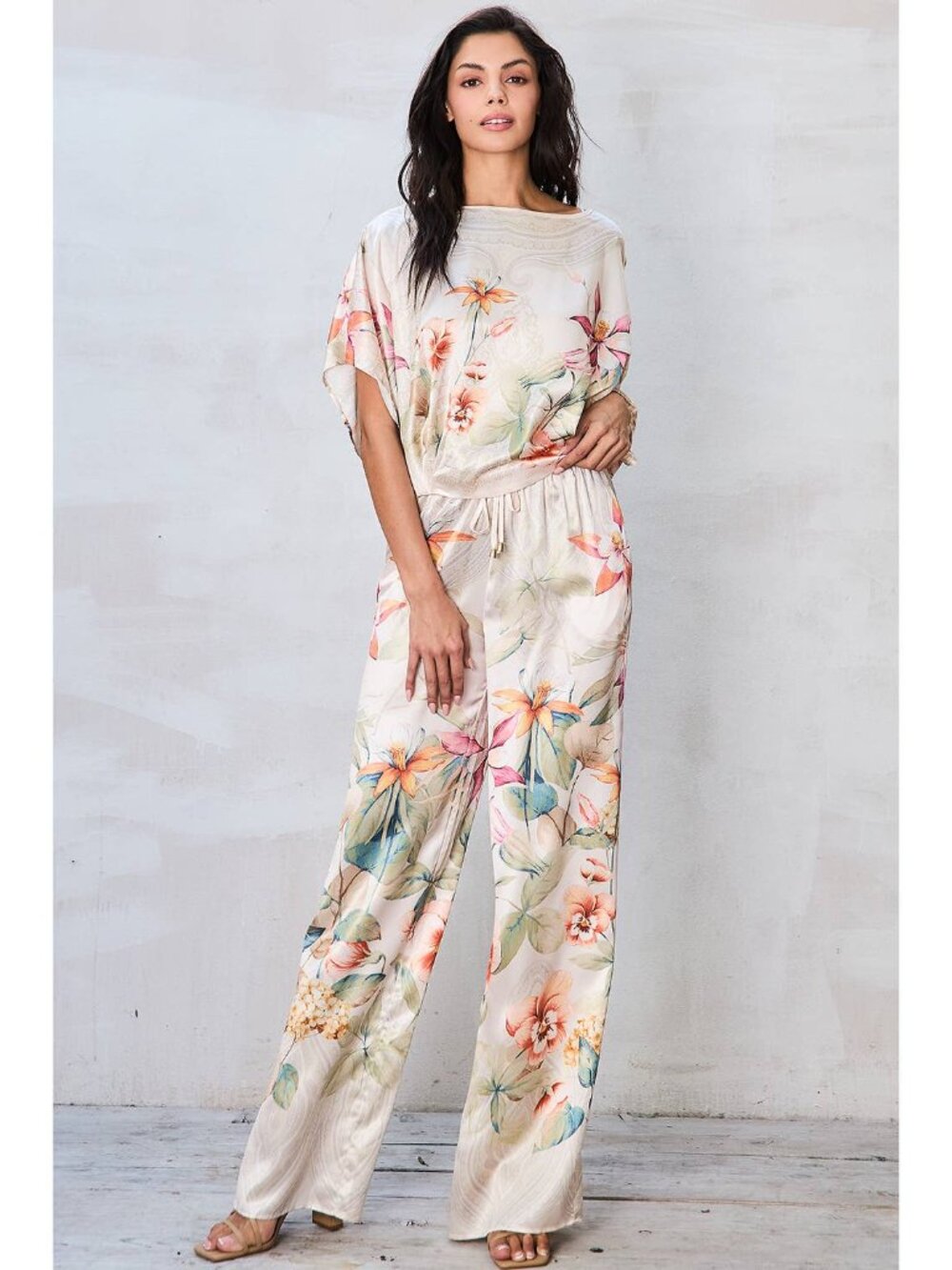 BT6399-SET_Floral Dolman Sleeve Top & Wide Leg Pants Set - Picture 4 of 6